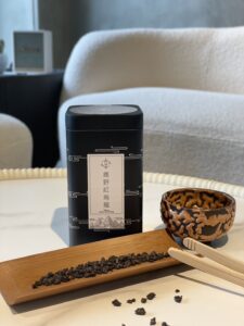 高品質的茶葉罐和茶葉禮盒不僅可以保存茶葉，還能讓您輕鬆地展示您的茶葉收藏。